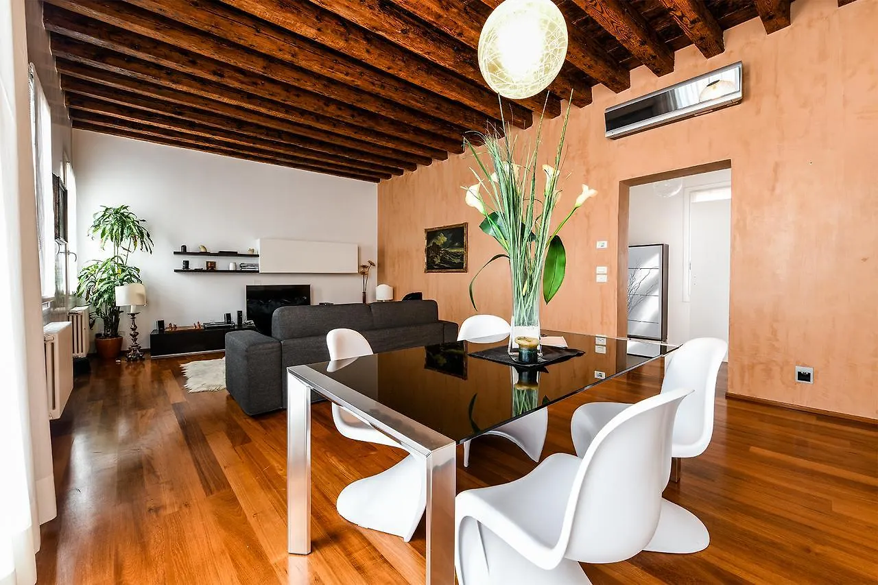 Frari Luxury Apartment Venice